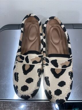 Leopard knit loafers